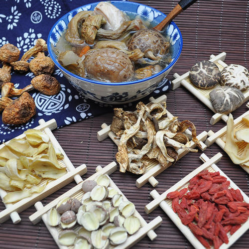 乌发汤女性吃的好处-作用与功效、做法、营养价值