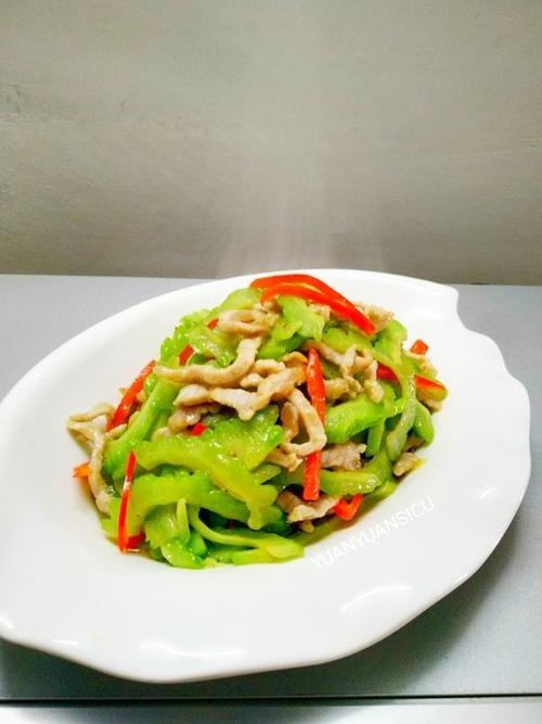 砂锅肉丝苦瓜能防癌抗癌吗-作用与功效、做法、营养价值