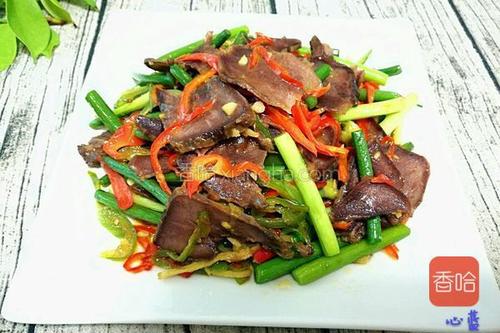 蒜苔拌猪舌能防癌抗癌吗-作用与功效、做法、营养价值