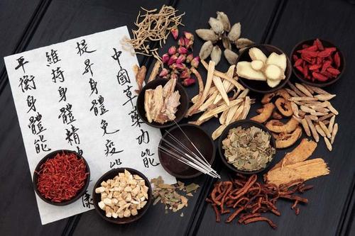 柴胡桂枝干姜汤合当归芍药散治痤疮案
