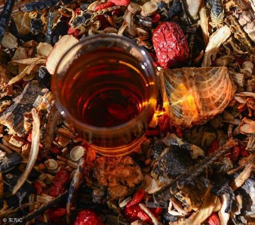 班秀文经行吐衄,肝郁化火,血随气逆,滋阴柔肝方的配方组成