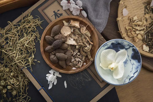 颜德馨加味血府逐瘀汤的配方组成、作用与功效、经验