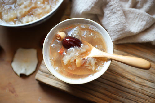 香蕉冰糖汤能润肺解燥吗？作用与功效、做法