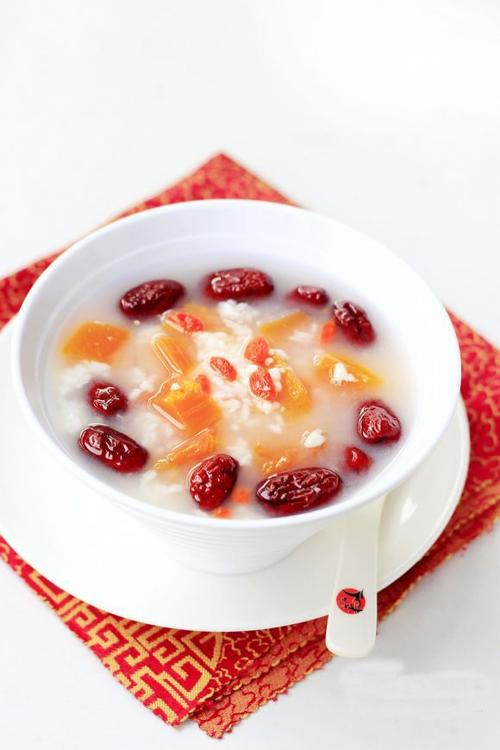 香蕉治燥咳糖水能润肺解燥吗？作用与功效、做法