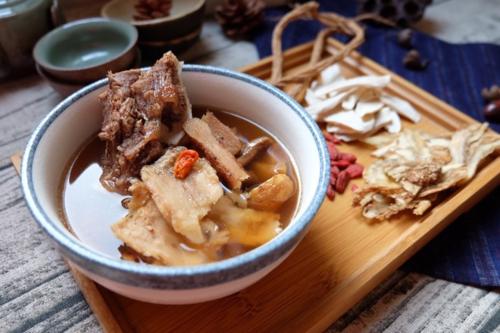 强筋壮膝汤治疗膝关节骨性关节炎配方、医案、经典案例