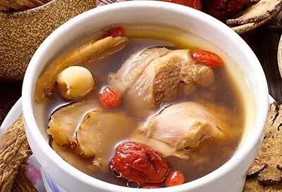 海马熟地炖羊肉能滋阴补肾壮阳吗？作用与功效、做法