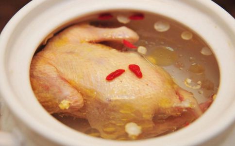 三七洋参炖鸡肉中老年人吃的好处-作用与功效、做法、营养价值