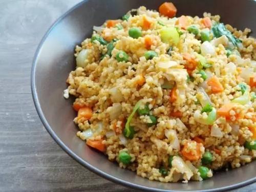 蘑菇胡萝卜拌饭中老年人吃的好处-作用与功效、做法、营养价值