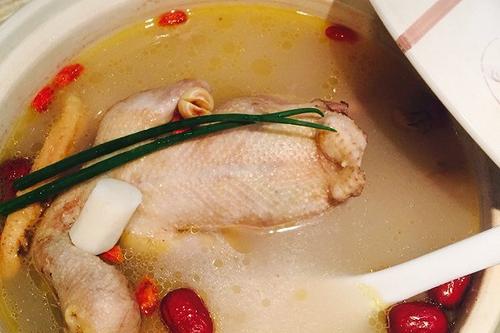 党参老鸽汤中老年人吃的好处-作用与功效、做法、营养价值