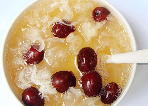 白木耳粥中老年人吃的好处-作用与功效、做法、营养价值