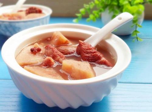 海蜇马蹄猪腱汤中老年人吃的好处-作用与功效、做法、营养价值