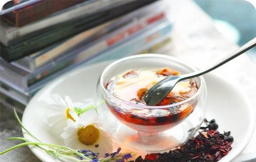 自拟消斑汤治疗白癜风配方、医案、经典案例