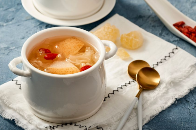 自拟枇杷清肺汤治疗痤疮配方、医案、经典案例