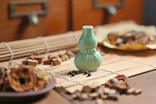 桂枝茯苓丸加减治鼻腔血管瘤医案、配方