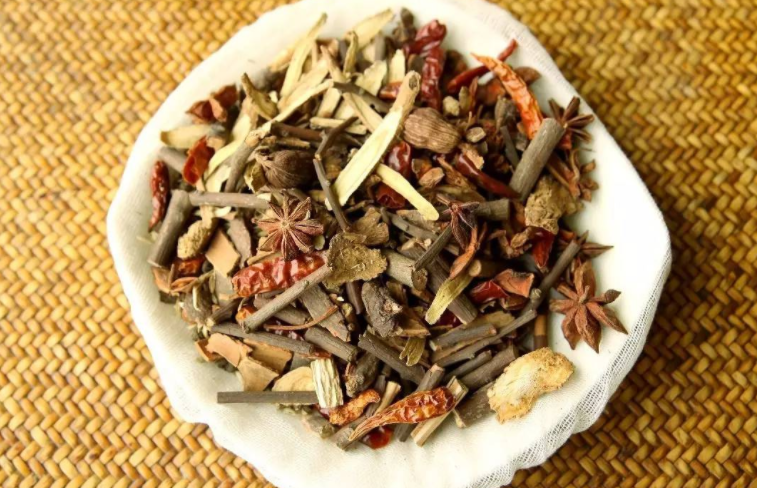 逍遥散加减治肝郁高热医案、配方