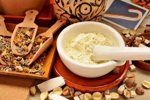 龙胆泻肝汤加减治偏头痛医案、配方