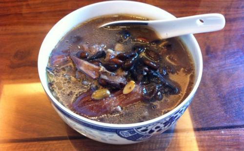 龙胆泻肝汤加减治慢性前列腺炎医案、配方