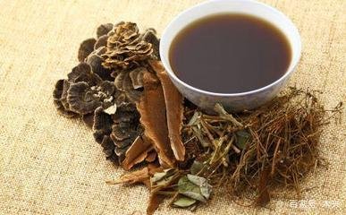 龙胆泻肝汤加减治慢性咽炎医案、配方
