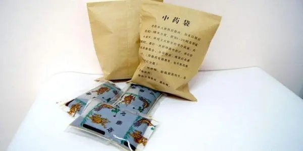 龙胆泻肝汤加减治银屑病医案、配方