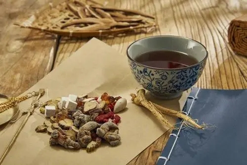 玉屏风散加减治过敏性紫癜医案、配方