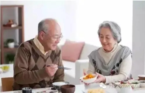 何谓老年夫妻和谐相处的“八互”