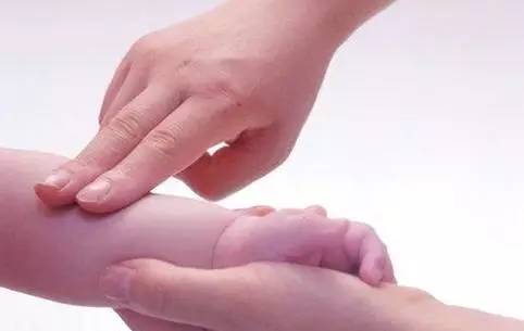 小儿推拿的常用大手法有哪些?它有什么特点?