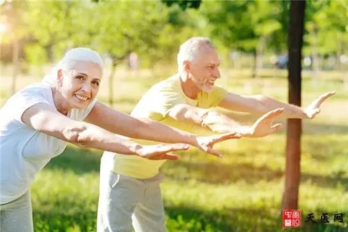 老年人应怎样保持体态健美？