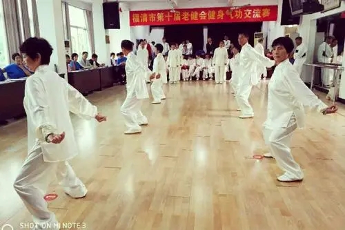 便秘的老年人怎样进行体育疗法?