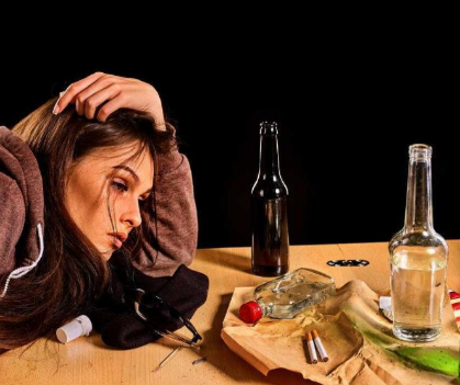 为什么说老人宜喝适量红葡萄酒