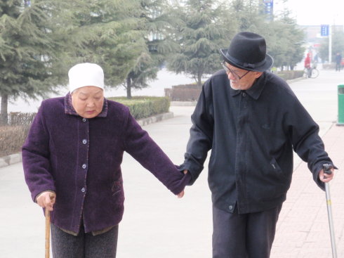 老年人服错药怎样对症处理