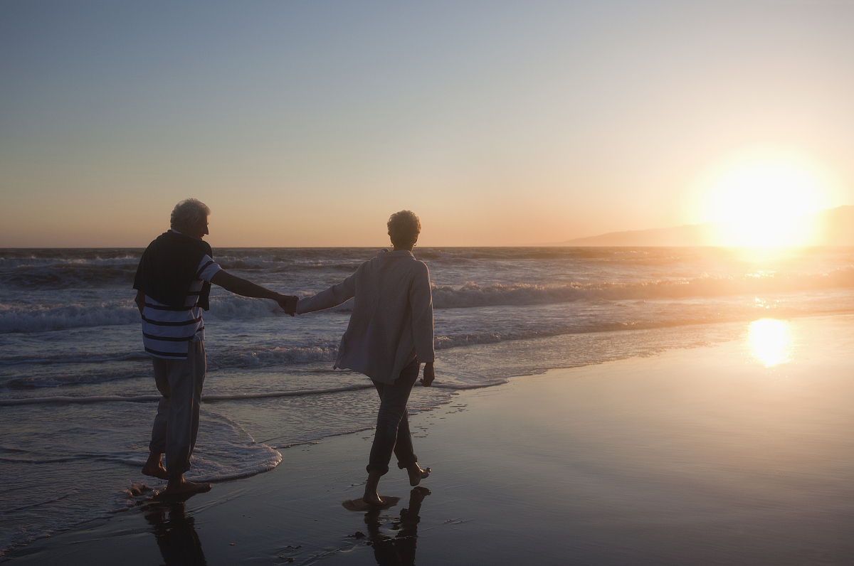 为什么老年腰椎间盘突出症会伴随腰腿痛