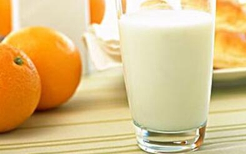 橘子、牛奶为什么忌同时食用